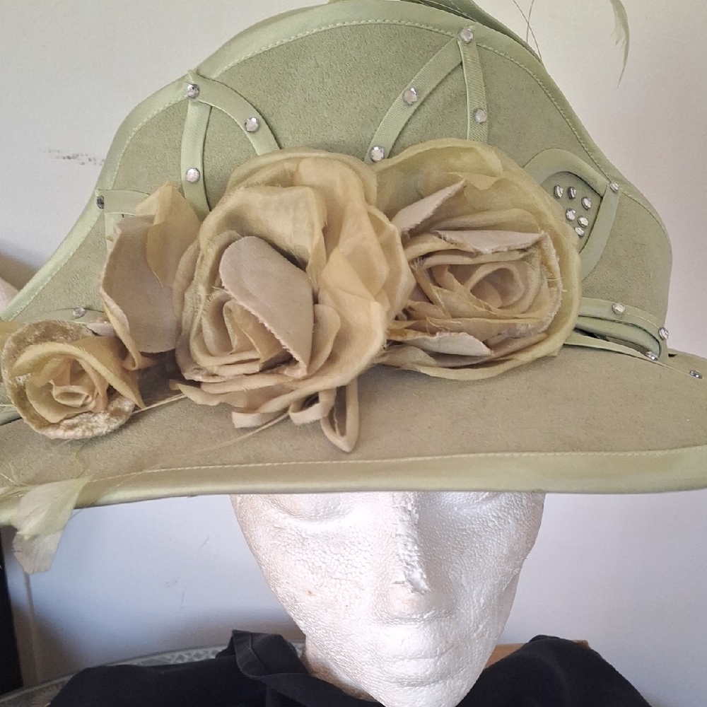 Ms. Divine Elegant Women's Green Suede Hat with Floral Accents